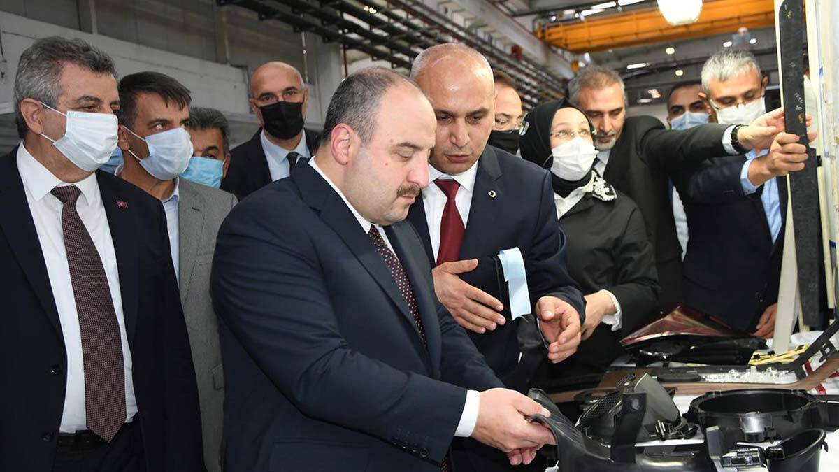 "Katma değer nasıl oluşturulur bunu görmek isteyen gelsin bu firmamızı ziyaret etsin. "