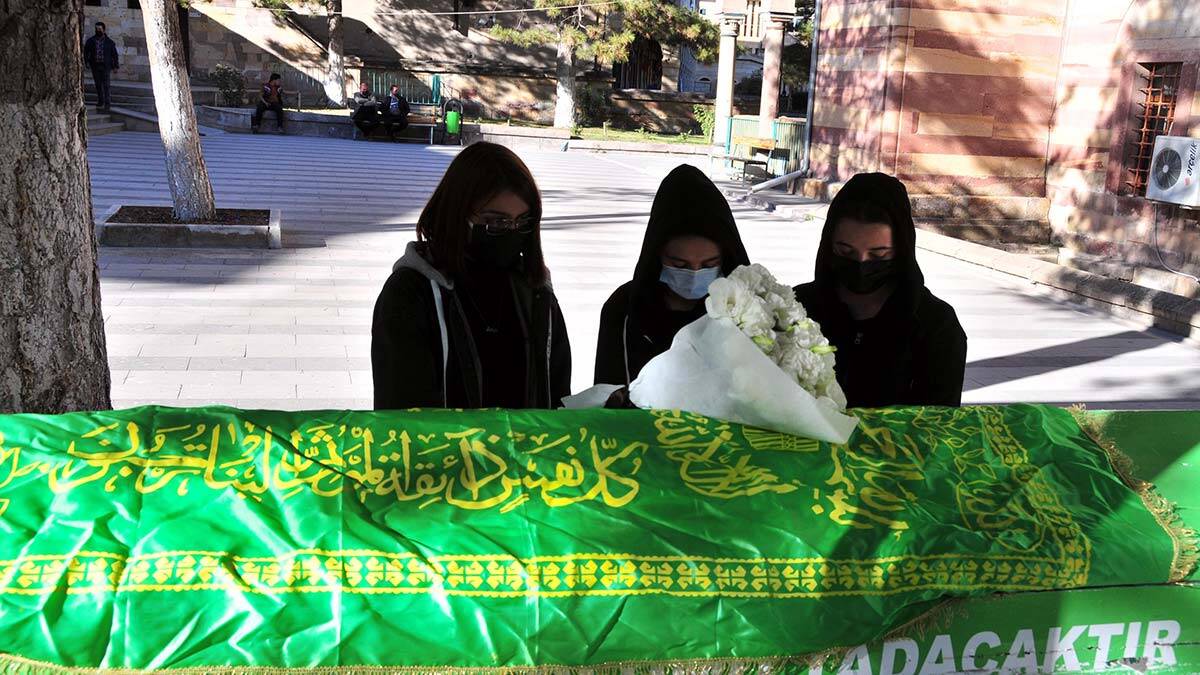 Voleybol oynarken kalp krizi geçiren liseli Yasin öldü