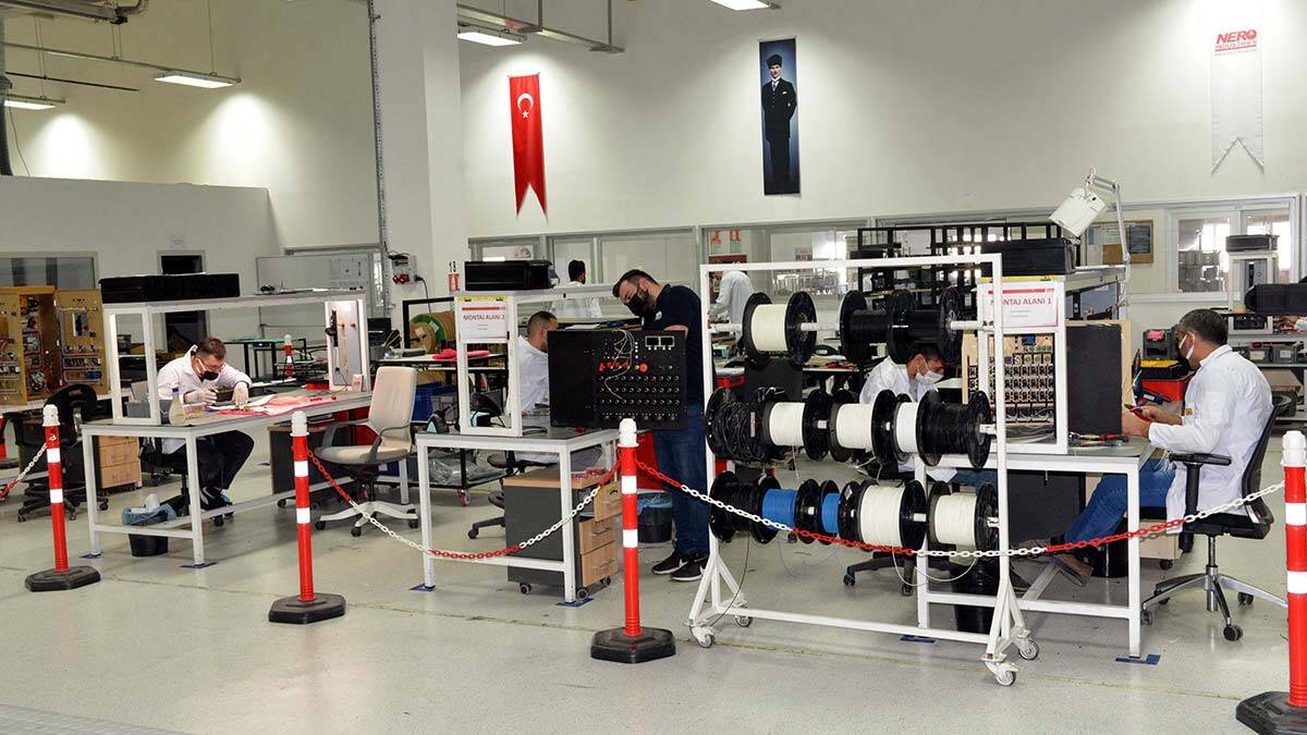 Yangın söndürme sistemi personeli ve ekipmanı koruyor