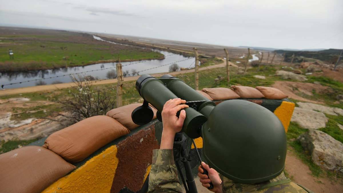 Yunanistan'a geçmeye çalışan 11 terörist yakalandı