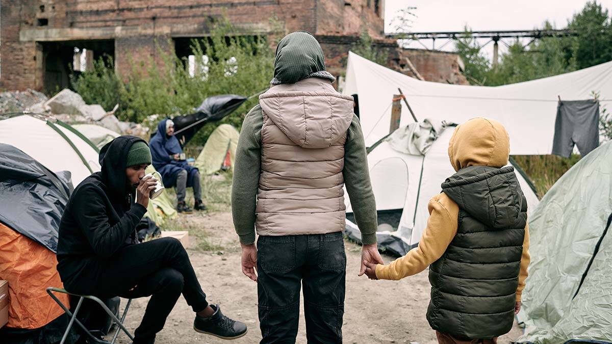 Kendi vatandaşı olduğumuz ülke sınırları içerisinde yaşasak da farkında olmadığımız haklarımızın yok sayıldığını gördüğümüz durumlar olmuştur. Göçmenler özelinde insanlar, Göçmen hakları...