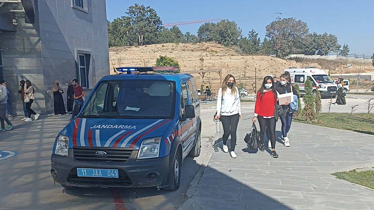 Üniversiteliler yurtta yemek sonrası hastanelik oldu