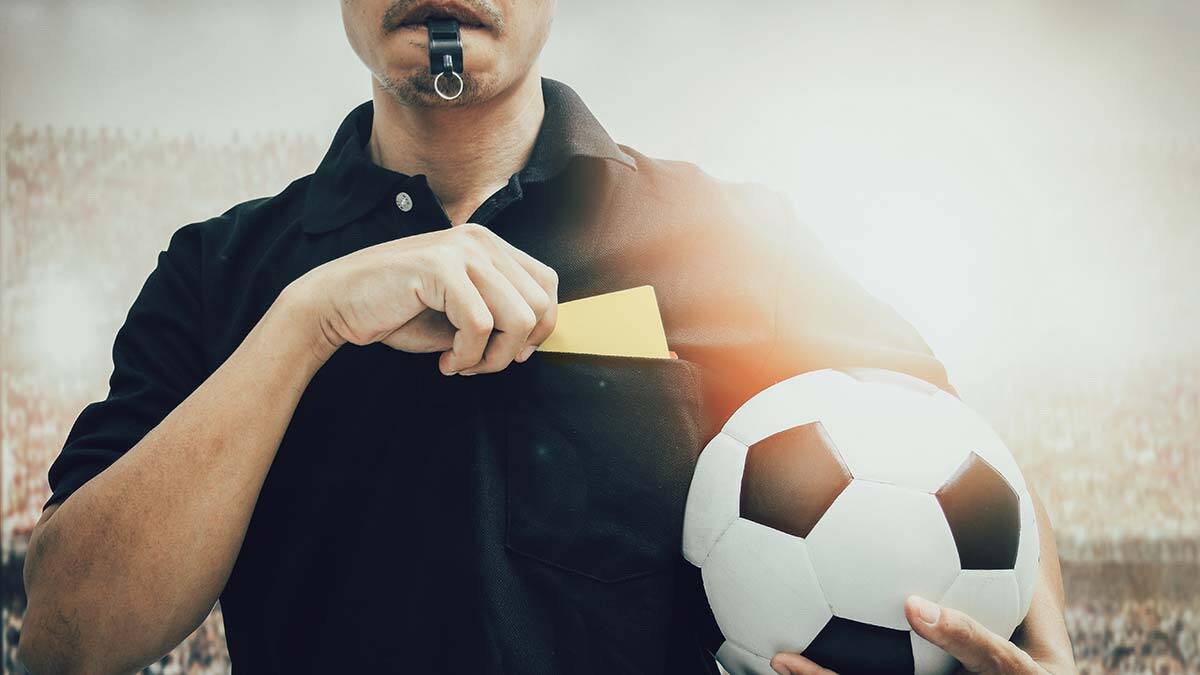 VAR sistemi yanlış kararı düzeltmek için var… Kararsız kalındığında yorum katmak için değil… Benim Adım Hakem, Dur bi VAR'a Bakem !!!