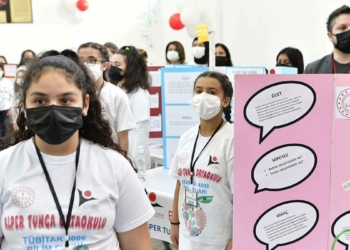 TÜBİTAK 4006 Bilim Şenliği'nde projeler sergilendi