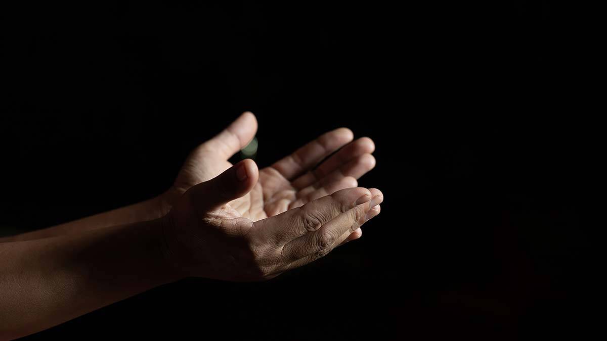 Ahlakla mı edepli olunur yoksa edeple mi ahlaklı olunur?