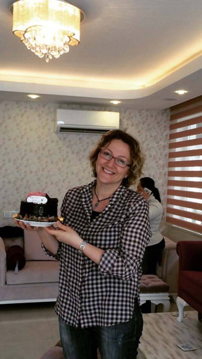 Özden Karaca Ellialtı; Güzelliğin tanrıçası