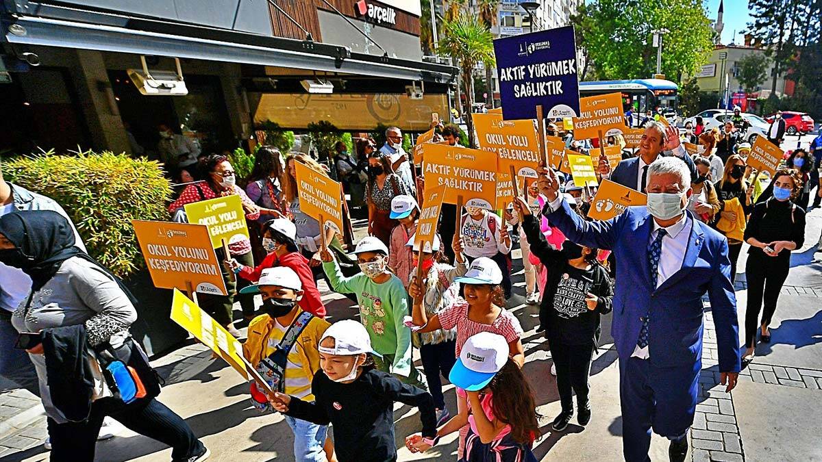 Okul Yürüyüş Günü'nde eğlendiler