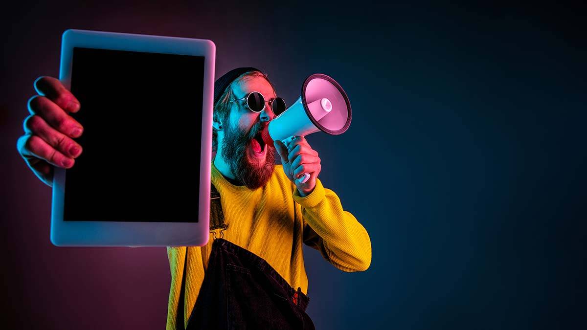 Bir şeyi pazarlamak istiyorsanız, bir ürünü satmak istiyorsanız reklam verirsiniz. Reklamın iyisi kötüsü olmaz!!!