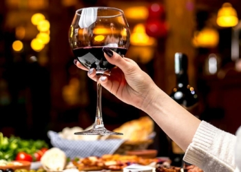 Şimdi bir şarap içmeyelim mi…