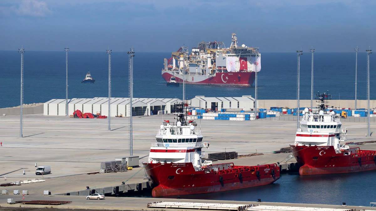 Yavuz sondaj gemisi Karadeniz'de