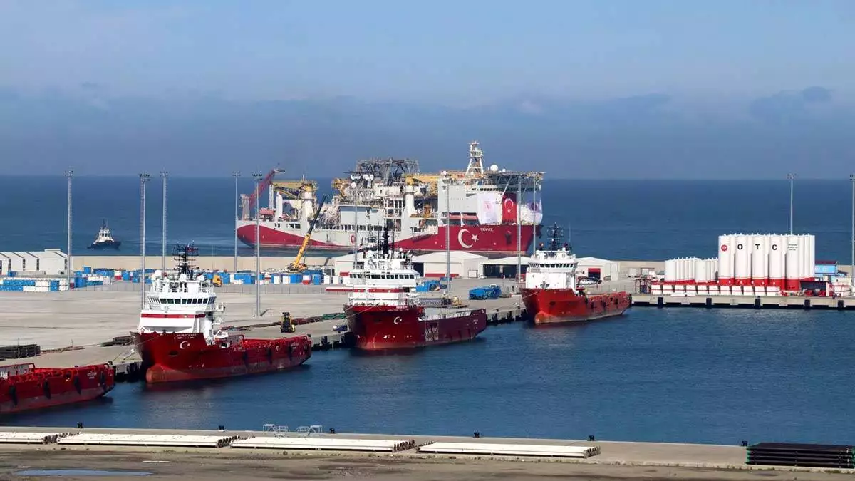 Yavuz sondaj gemisi karadeniz'de