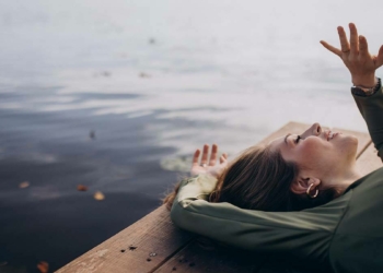 Darbe yediğin an yalnızsın