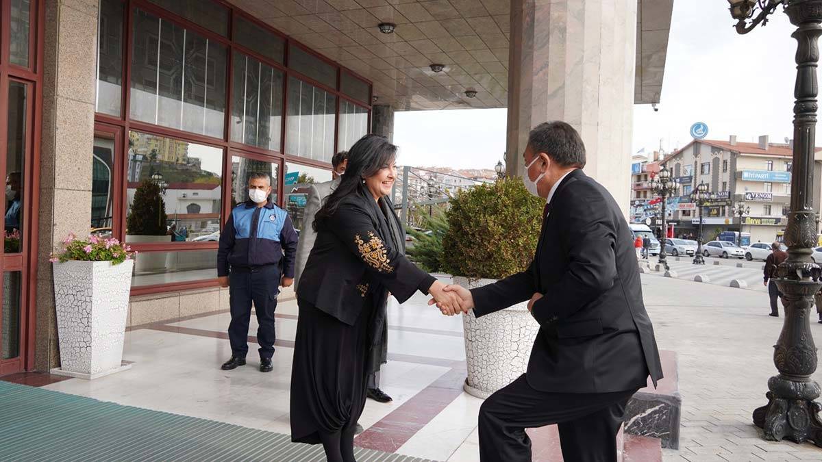 Türk Otağı'nın ilk konuğu Ömüraliyev oldu