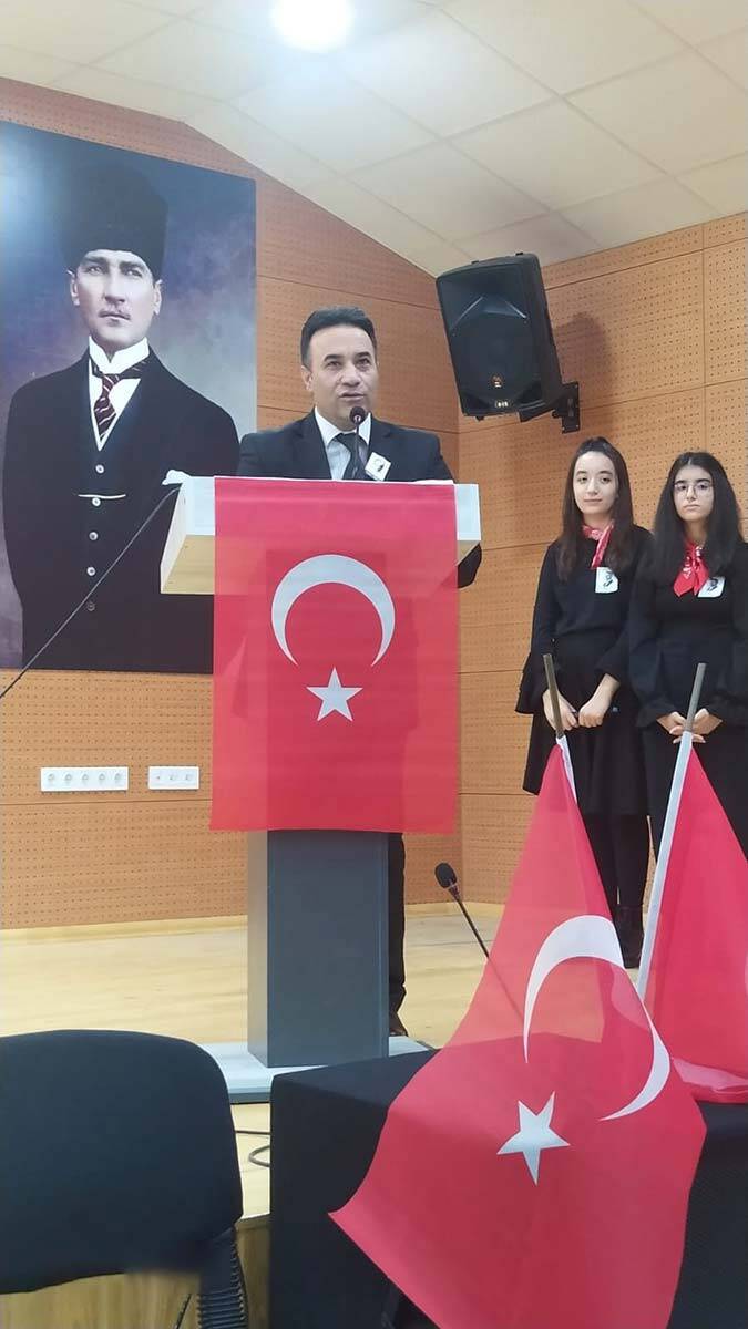 10 Kasım'da Şehit Zafer Çalışkan Anadolu Lisesi Ata'sını andı