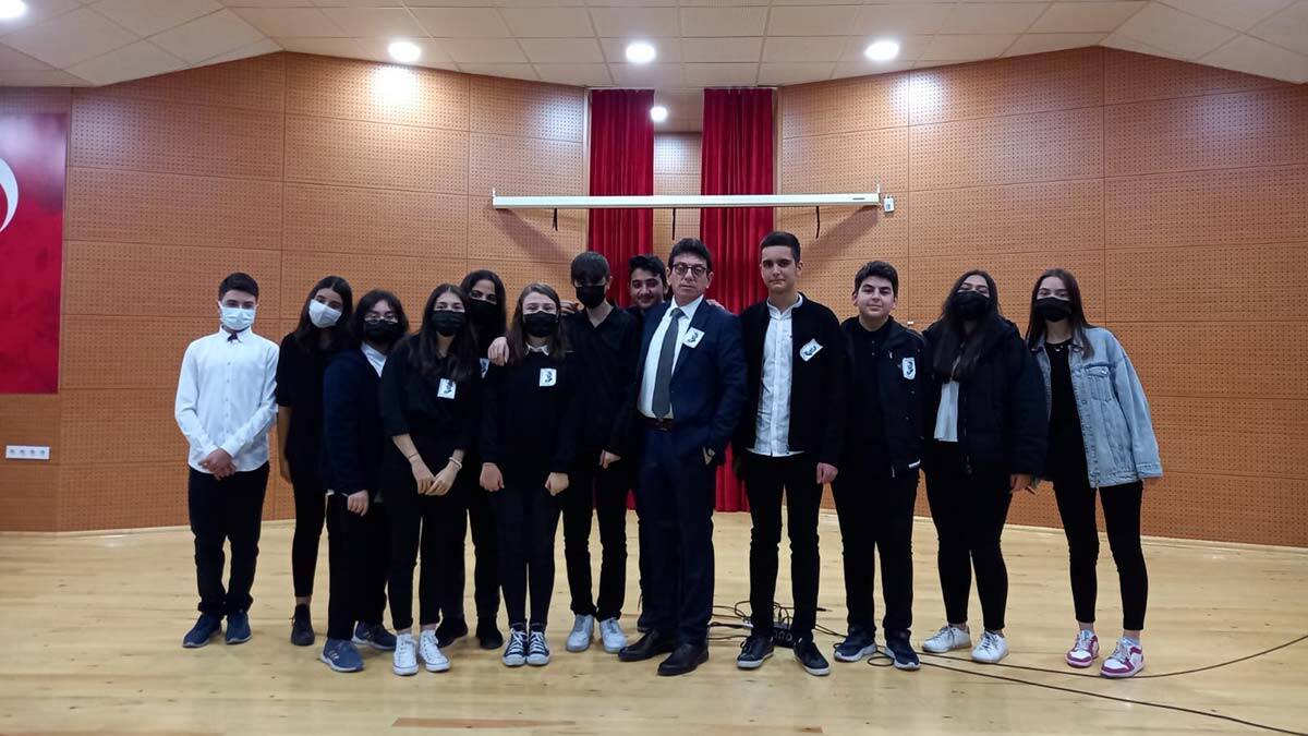 10 Kasım'da Şehit Zafer Çalışkan Anadolu Lisesi Ata'sını andı