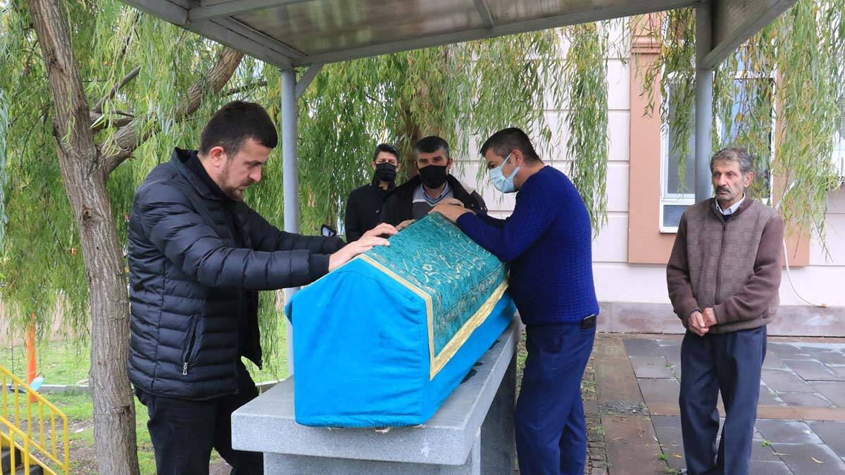 Evine geldiği gün kalp krizi geçiren Yiğit, yeniden kaldırıldığı Ondokuz Mayıs Üniversitesi Tıp Fakültesi Hastanesi'nde yapılan tüm müdahalelere rağmen yaşamını yitirdi