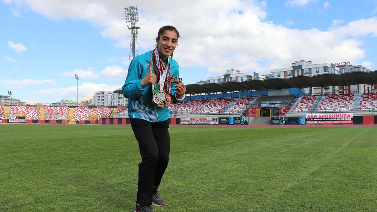 17 yaşındaki milli atlet olimpiyata hazırlanıyor