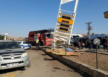 2 hafif ticari araç çarpıştı: 7 yaralı