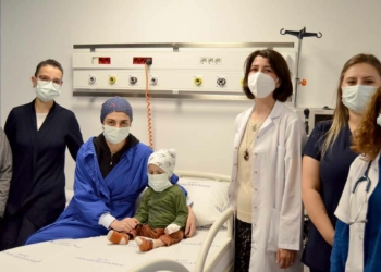 2 kanserle mücadele eden Ömer Asaf sağlığına kavuştu