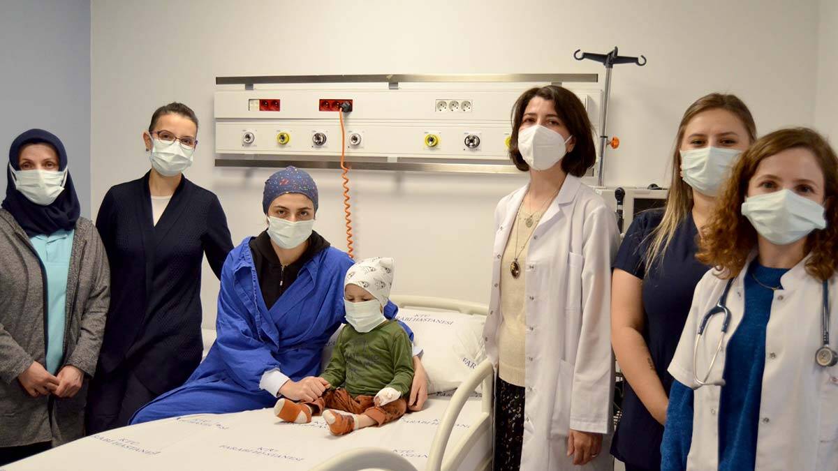 2 kanserle mücadele eden Ömer Asaf sağlığına kavuştu