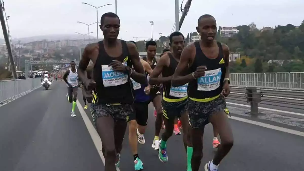 43. N kolay i̇stanbul maratonu'nda start verildi