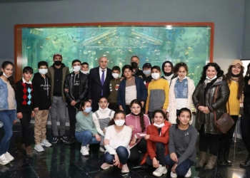 Turgut Altınok Kars Sarıkamış'tan gelen öğrencileri ağırladı