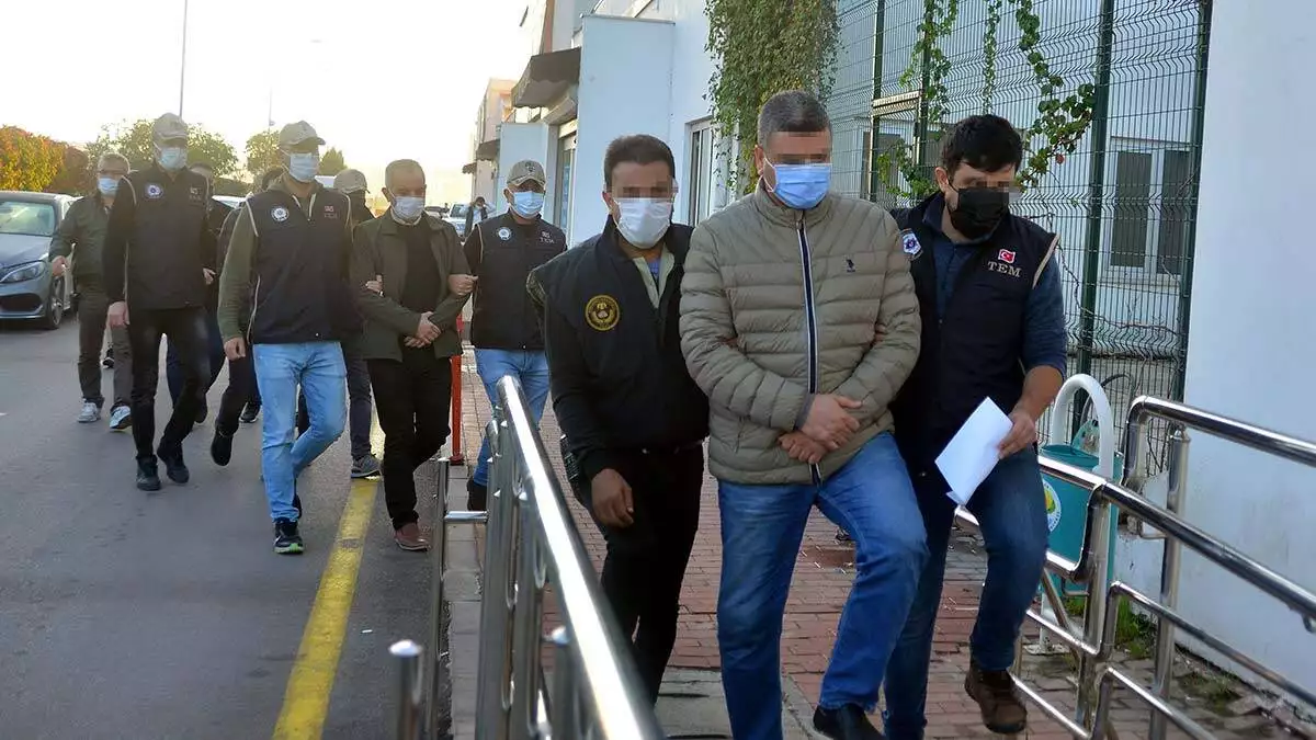 Adana ve bingöl'de fetö operasyonu: 8 gözaltı