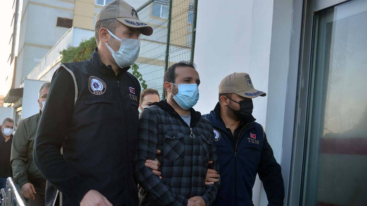 İhraç edilmiş bir doktor, eski bir askeri öğrenci ile özel sektör çalışanı iki kişi tespit edildi
