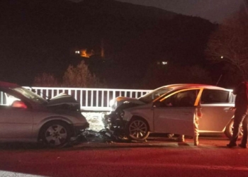 Adıyaman'da kazada 1'i çocuk 6 kişi yaralandı Adıyaman'da kazada 1'i çocuk 6 kişi yaralandı