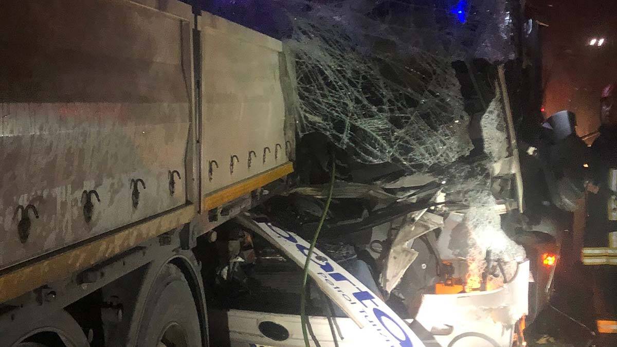 TIR şoförü Bilal Altınbaş yaralandı.