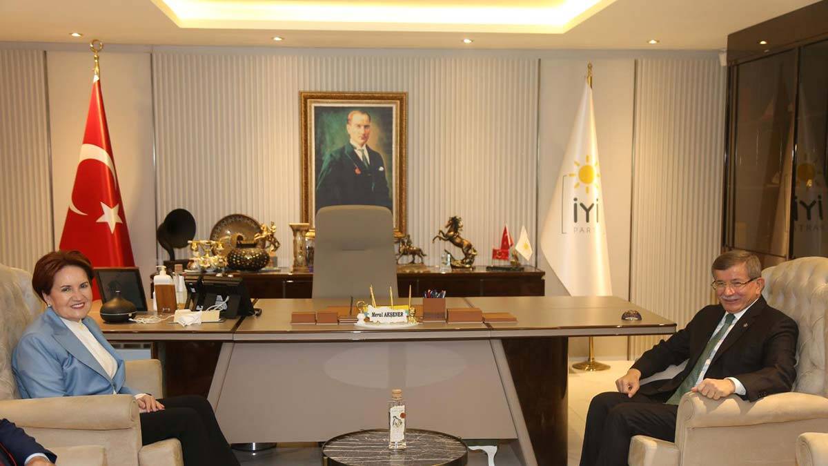 Ahmet Davutoğlu Akşener'i ziyaret etti