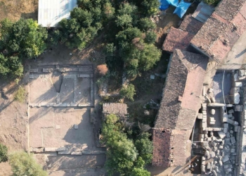 Aizanoi Antik Kenti'nde kandil ve kaşık bulundu