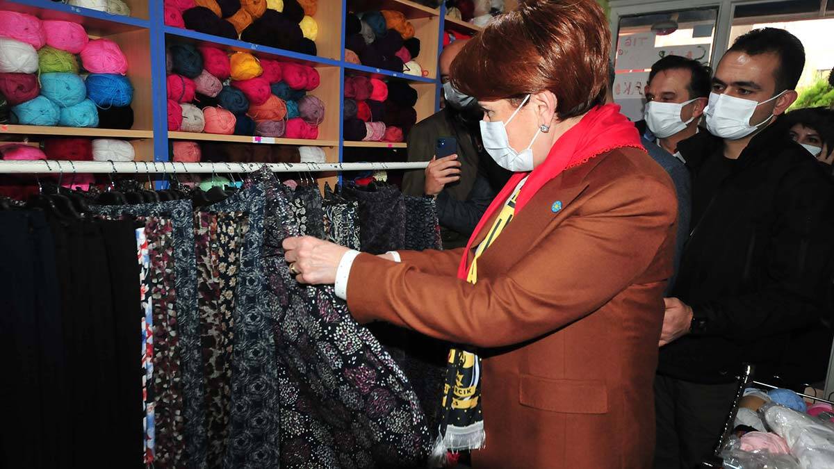 Akşener, Altınova ilçesinde yaptığı esnaf ziyaretinin ardından kentten ayrıldı.