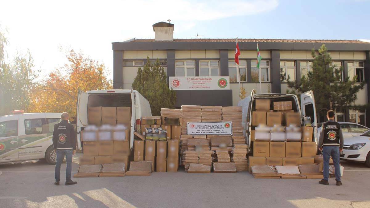 550 bin adet sigara, kaçak sigara üretiminde kullanılan 500 bin makaron ve 400 kilo tütün ele geçirildi