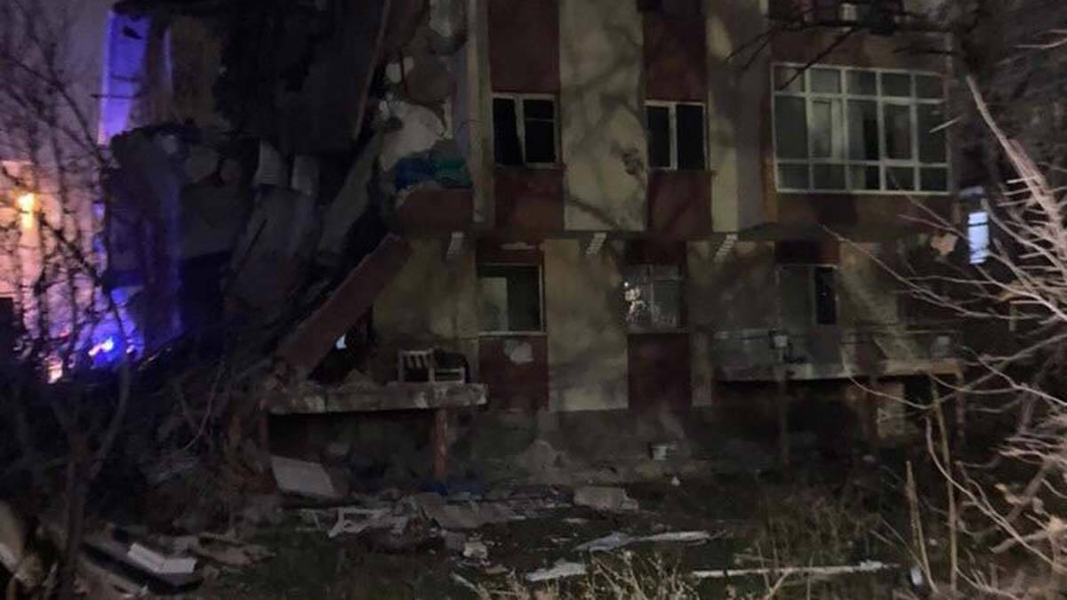 İtfaiyenin çalışmasıyla binada kalanlar da tahliye edildi