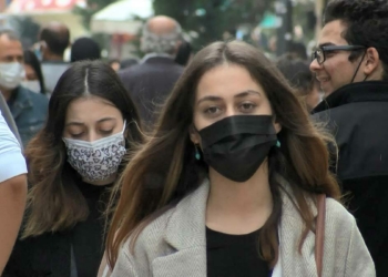 "Aşılılar da hastalık belirtisiz bulaşıyor"
