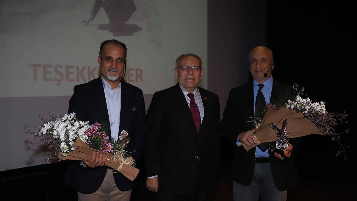 Atatürk'e Kartal'da anma programı düzenlendi