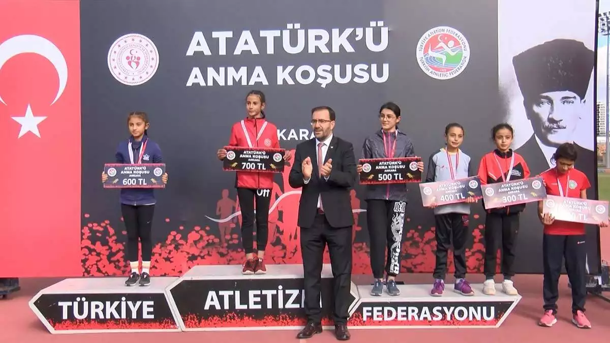 Atatürk'ü anma kros koşusu'nda 715 sporcu yarıştı