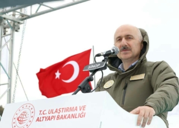"Ayancık Terminal Köprüsü'nü 80 günde bitirdik"