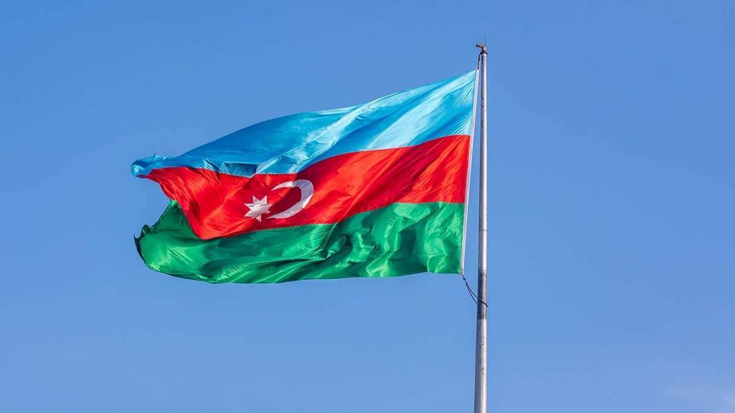 Azerbaycan'da askeri helikopter düştü