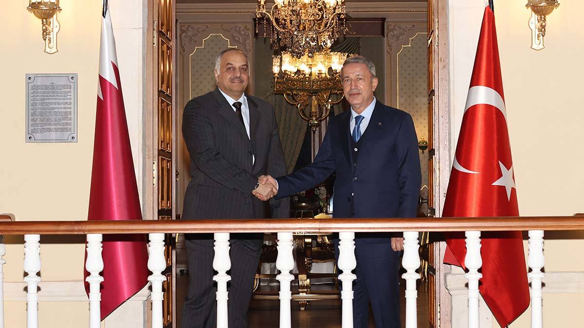Bakan Akar, Katar Savunma Bakanı ile görüştü