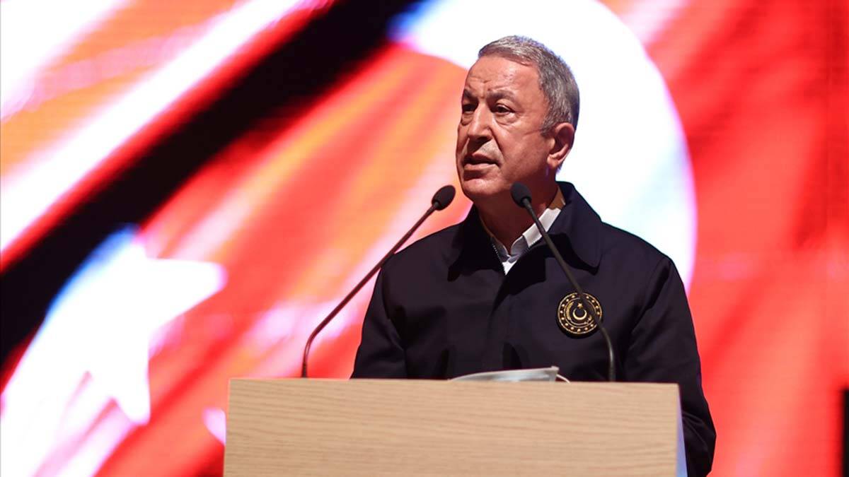 Bakan Akar Zafer Günü kutlamaları için Bakü'de