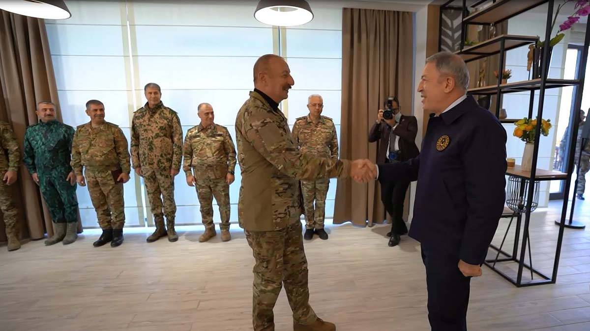 Bakan Akar ve TSK komuta kademesi, Azerbaycan Cumhurbaşkanı İlham Aliyev tarafından kabul edildi