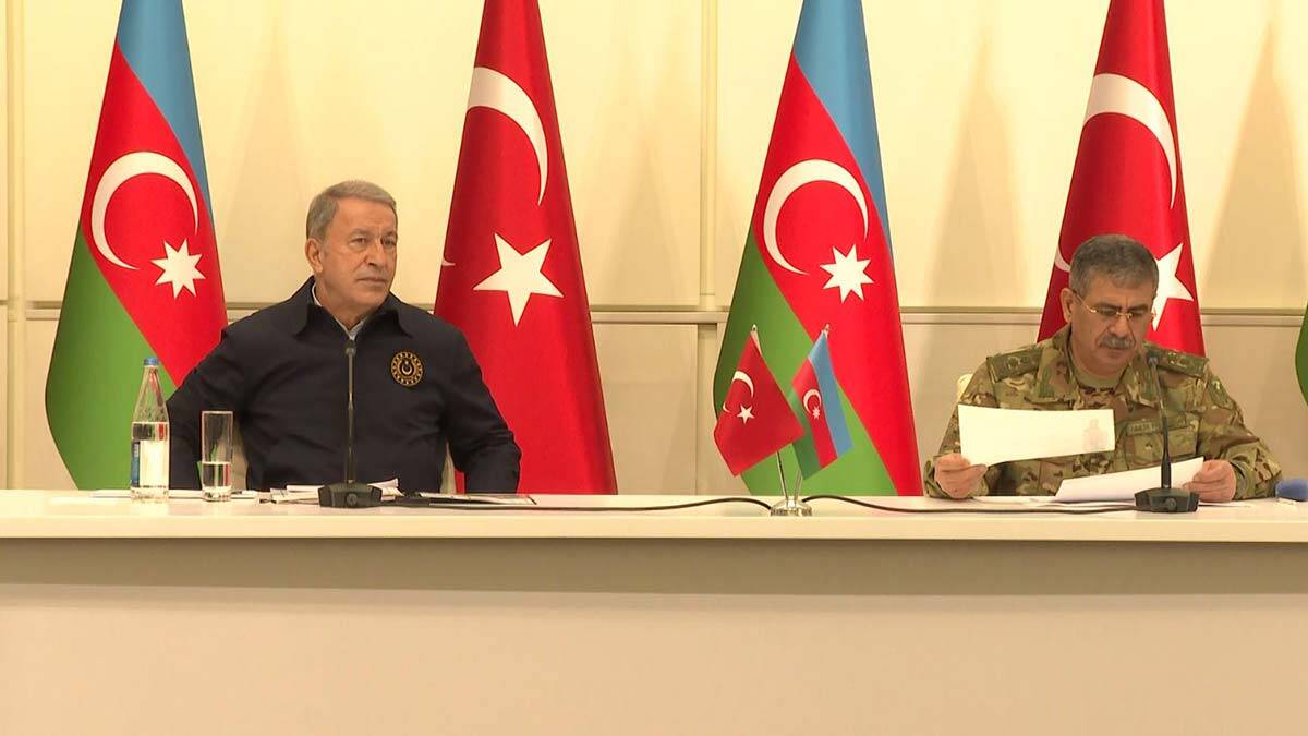 Bakan Akar şehit anısını anlatırken duygulandı