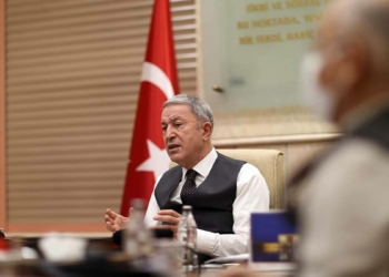 Bakan Akar: Terör örgütünde ciddi bir çöküş yaşanıyor