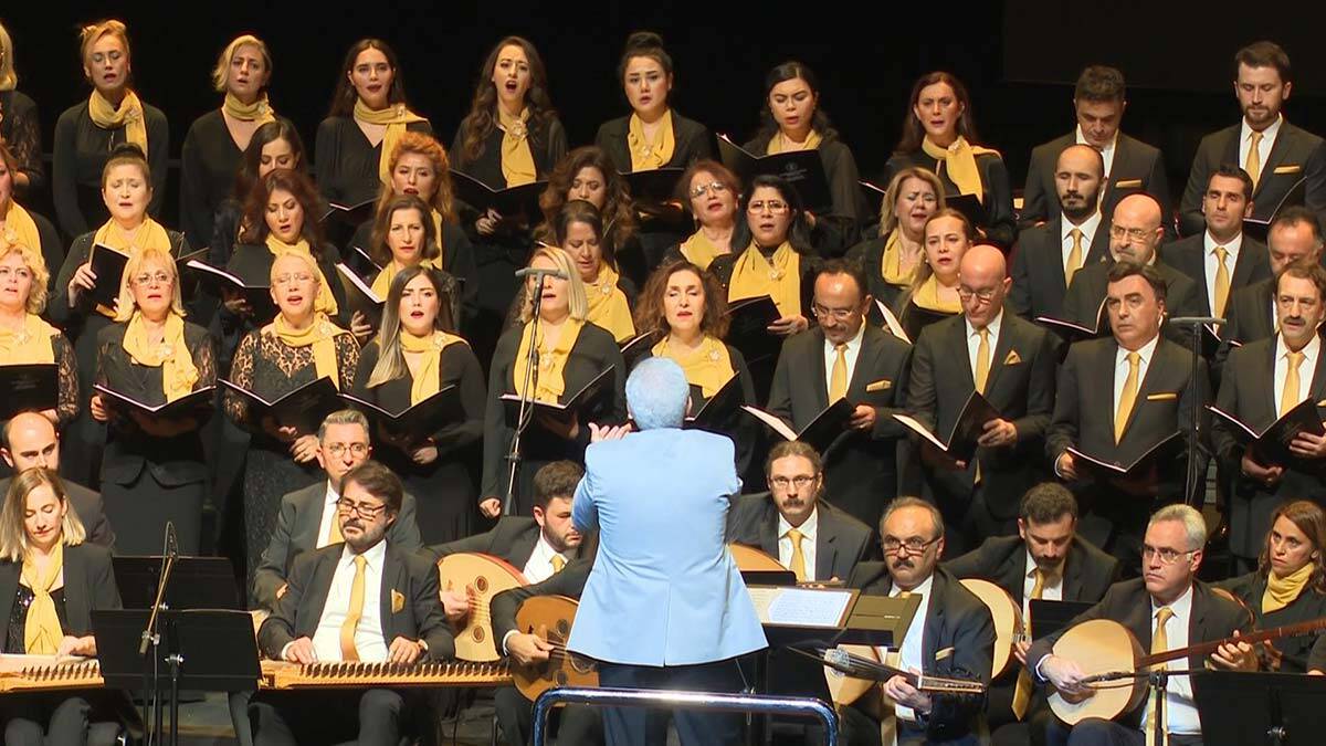 'Mozaik' adlı dev konser Atatürk Kültür Merkezi'nin açılış haftası kapsamında sanatseverlerle buluştu