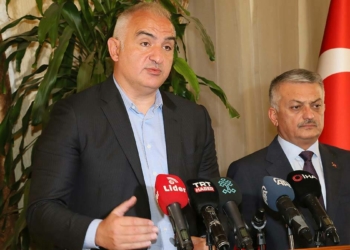 Bakan Ersoy: Antalya'yı daha yoğun bir sezon bekliyor