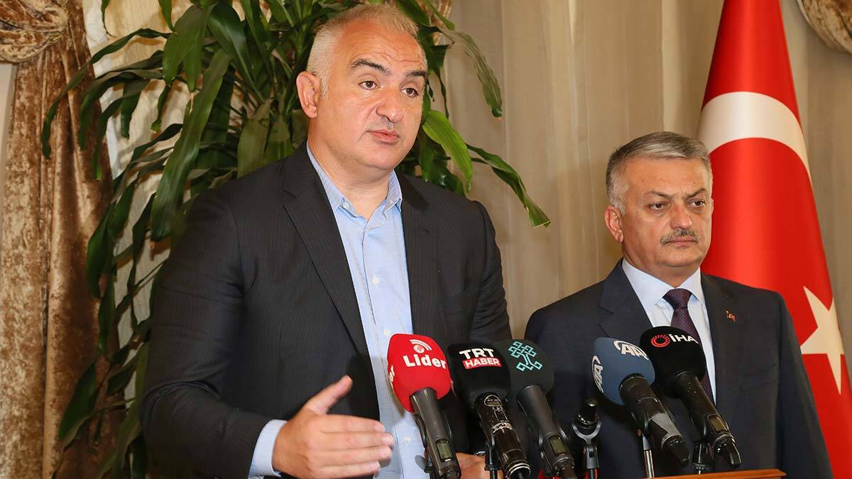 Bakan Ersoy: Antalya'yı daha yoğun bir sezon bekliyor