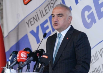 Bakan Ersoy'dan yerel medya dönüşümü için mesaj