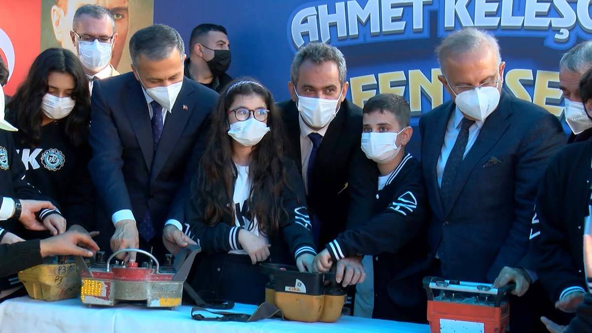 " Şu an okulları açık tutmaktaki en büyük avantajımız aşısını olmuş öğretmen sayısının yüksek olmasıdır "